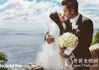 杨幂刘恺威女儿小糯米首曝光 杨幂刘恺威结婚照片(2)