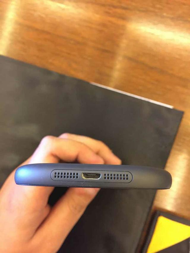 俄罗斯智能手机yotaphone2哪里买?yotaphone2上市时间,官网报价(3)
