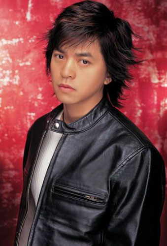 李健漂亮妻子是谁曝光照片,李健好听的歌都有