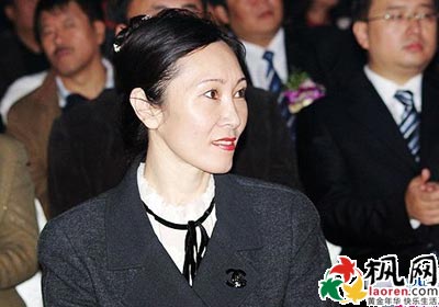 老婆被老总谁_方大炭素老总方威老婆