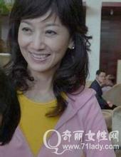 62岁女人整容成赵雅芝,赵雅芝整容失败前后对比照情史被曝光 整容六十多次的女孩