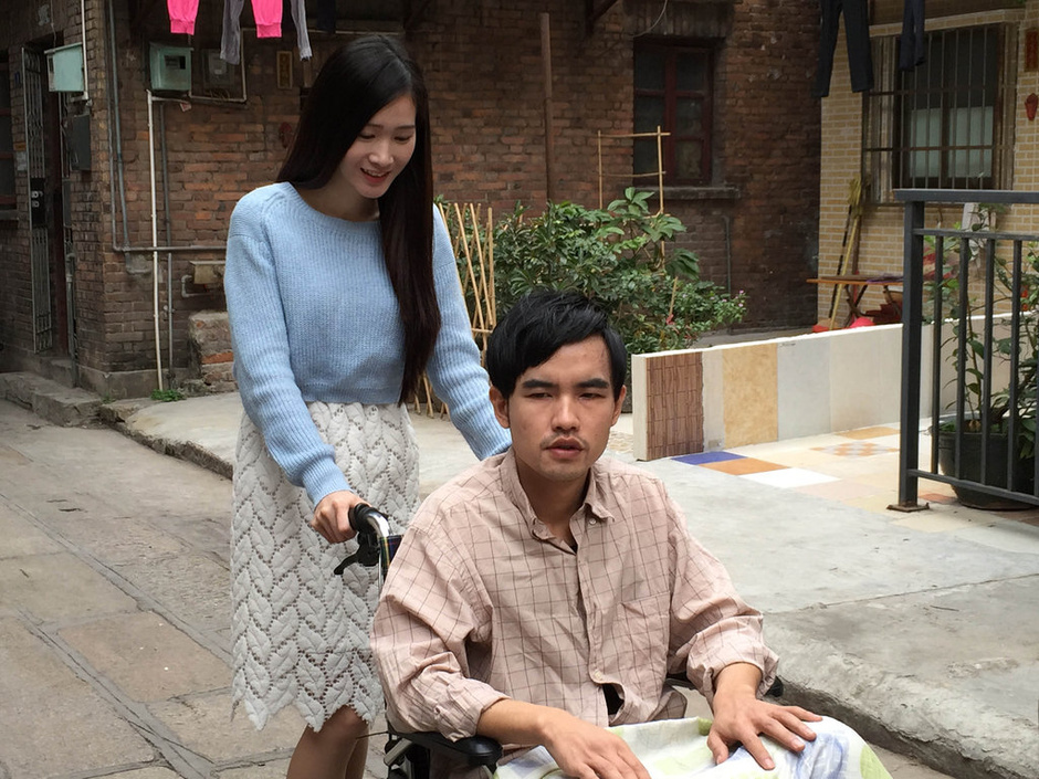 女生网恋找15岁男朋友事情经过,90后女生网恋残疾小伙闪婚生子(2)