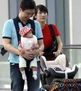 李念和老公的生活照,李念微博炫富照片双胞胎妹妹曝光 李念和老公的生活照片