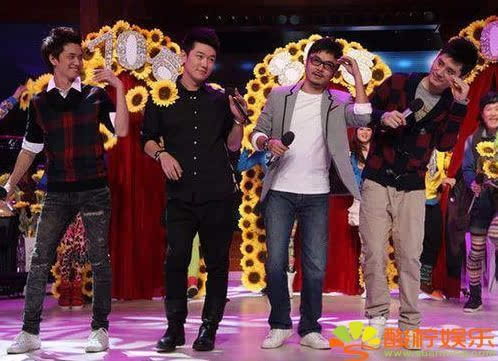 天天向上主持人田源年收入,田源老婆真容照出轨视频曝光(2)