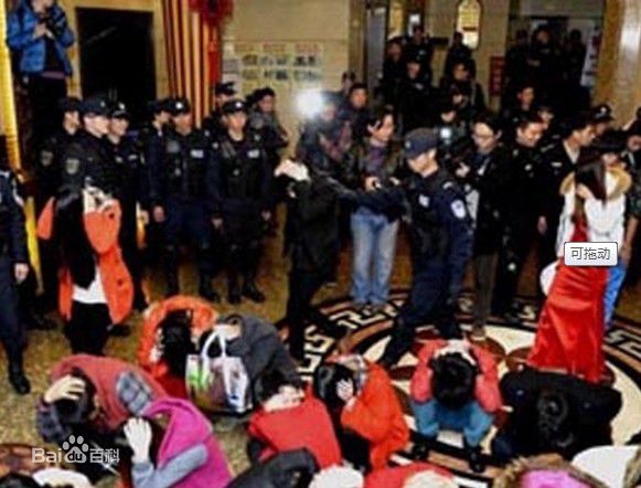 东莞扫黄失足女多转到深圳,东莞扫黄事件内容不堪入目场面曝光(2)