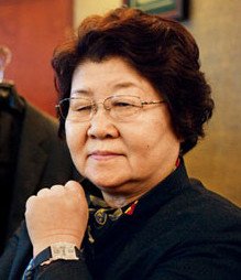 女富豪112亿深圳买地, 十大身家过亿女富豪排名奢侈生活曝光(3)
