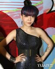 揭秘吴莫愁和富二代隐婚真相结婚照曝光, 吴莫愁哈林师生恋绯闻(2)
