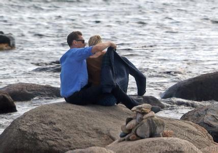 泰勒抖森海边接吻照恋情曝光, 泰勒抖森恋爱了吗泰勒劈腿是真的吗(2)