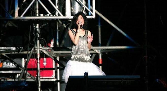 2016王菲演唱会具体什么时候开地点在哪?王菲演唱会票价是多少?(2)