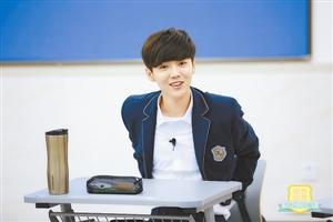 鹿晗罕见动怒情绪失控原因是什么?鹿晗怒斥跟车黄牛原版视频曝光(2)