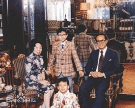 李嘉诚身家缩百亿总资产多少?李嘉诚有四个老婆是真的吗分别是谁(3)