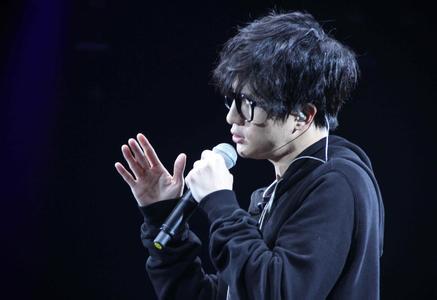 薛子谦和前妻高鑫复合了是真的吗?揭其老婆资料两人离婚真实原因(2)