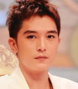 邱泽亲吻照曝光新女友是谁?唐嫣为邱泽刷马桶自杀分手原因揭秘(2)