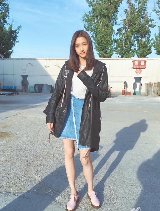 关晓彤张雪迎飙戏互撕现场照, 揭两人谁漂亮是真好友还是假闺蜜(2)