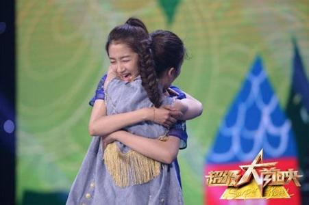 关晓彤张雪迎飙戏互撕现场照, 揭两人谁漂亮是真好友还是假闺蜜(2)