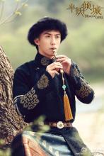 《半妖倾城》幽瞳的扮演者是谁?扮演者米热个人资料整容照片对比(3)