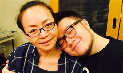 英达小儿子巴彦近照进军娱乐圈, 揭秘英达为什么对大儿子巴图不好(4)