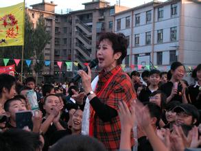京剧表演艺术家黄孝慈去世原因多大了, 揭黄孝慈资料背景儿子私照(3)