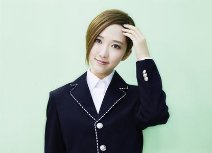 首页 娱乐资讯    2009年洪辰参加湖南卫视"快乐女声"比赛,进入沈阳唱