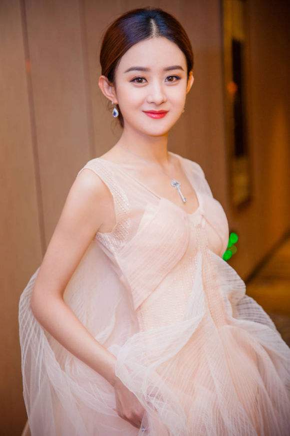 赵丽颖首谈婚姻生活她是怎么说的?曝对冯绍峰爱称甜蜜又羞涩