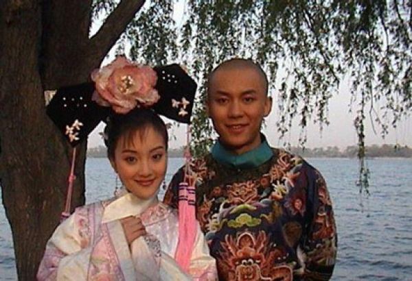李小璐有多少个前男友染指半个娱乐圈 李小璐离婚了吗新男友是谁