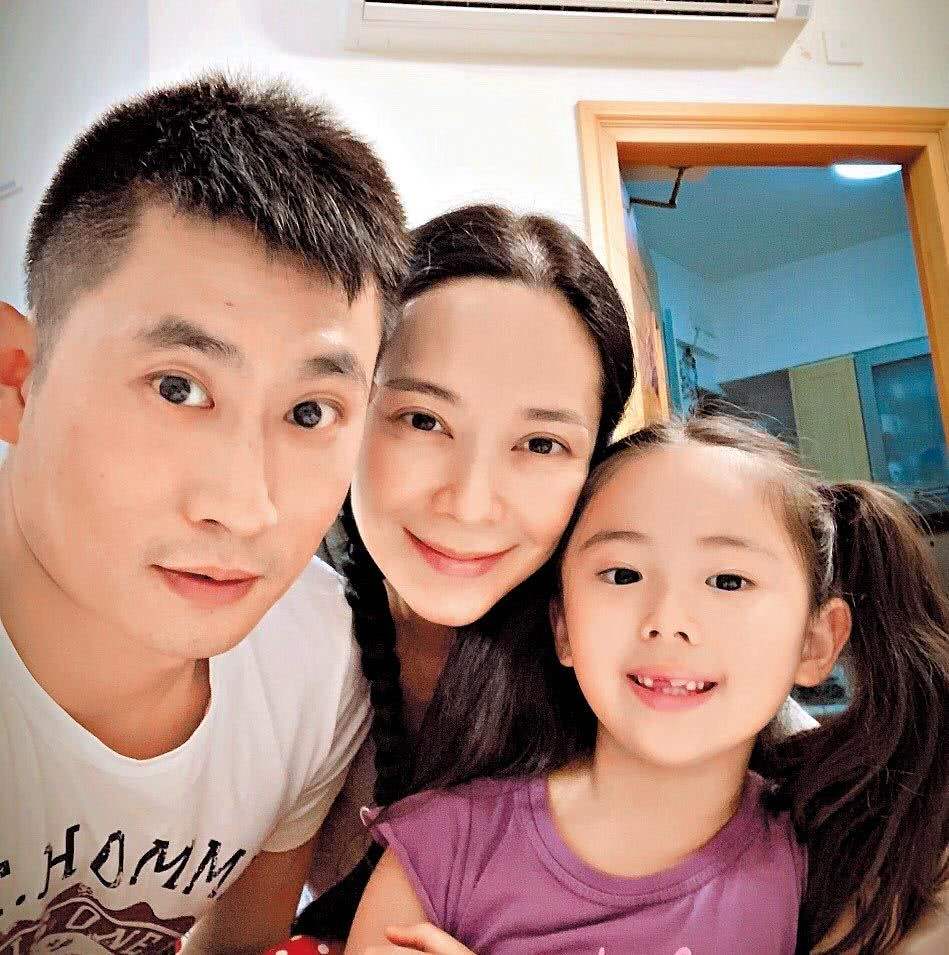 郭羡妮为什么是荡花？年轻时照片怎么了她跟朱少杰女儿还住在一起