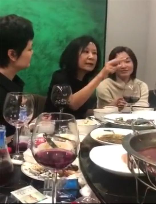 苏小明的儿子是谁？有几段婚姻现任老公是谁爆粗口视频怎么回事？