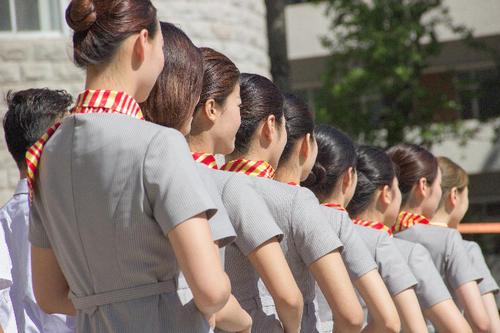 空姐一般嫁了什么人她们都能嫁有钱人吗?空姐一般嫁给这几类人