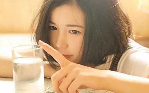 女人四种表现说明不爱你!真正爱你的女人的6大表现是什么?