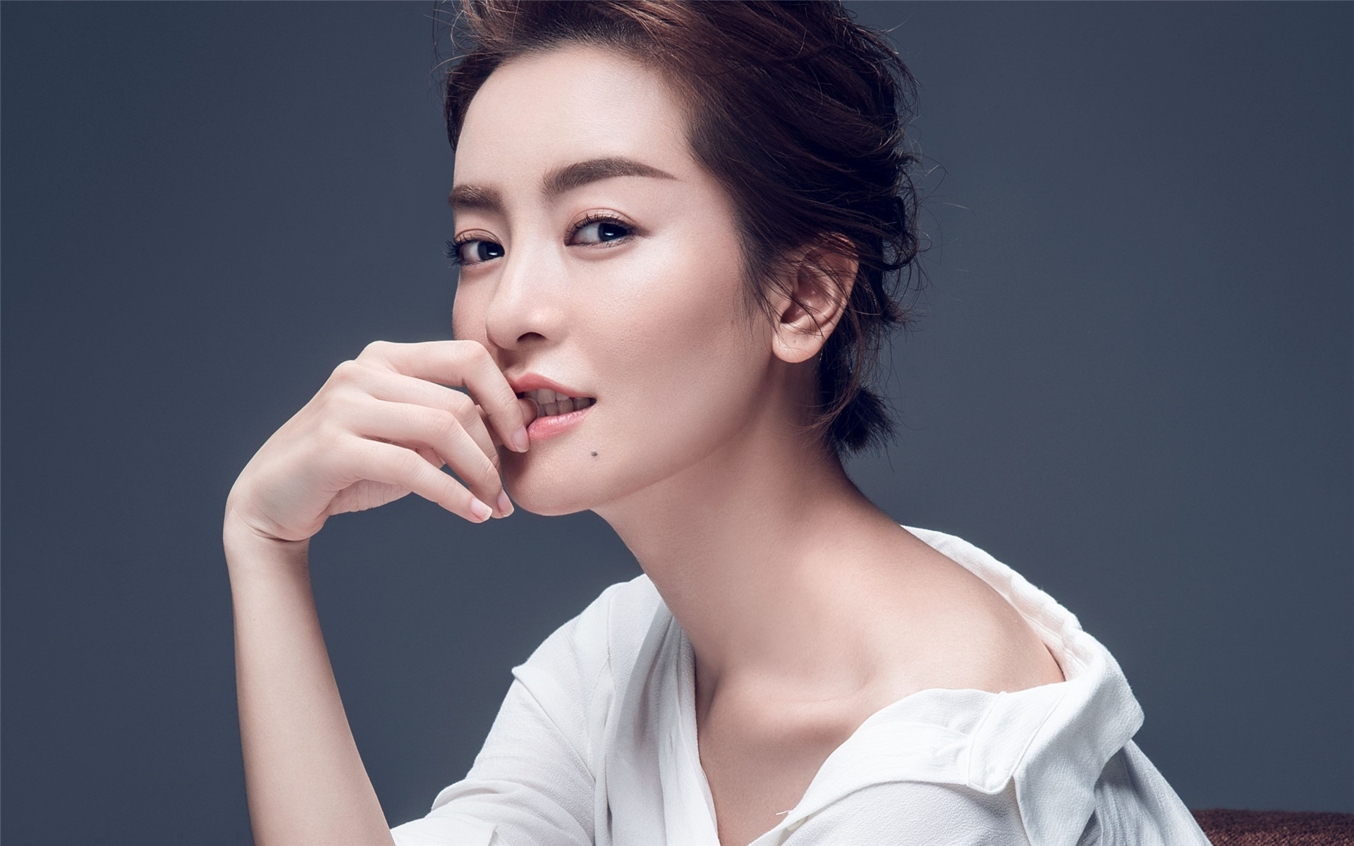 盘点中国五官最精致的女明星TOP3!标准的耐看型美女是什么样的?