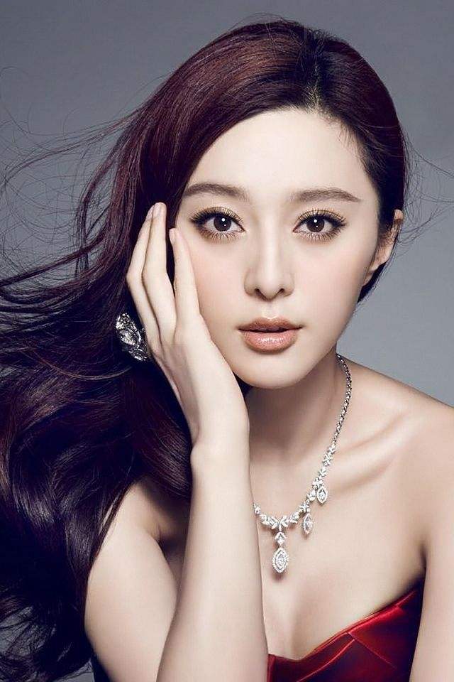 盘点中国五官最精致的女明星TOP3!标准的耐看型美女是什么样的?