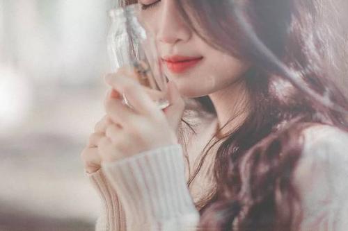 异性缘好的女生特点是什么?异性缘好的女生五种表现情商高惹人爱!