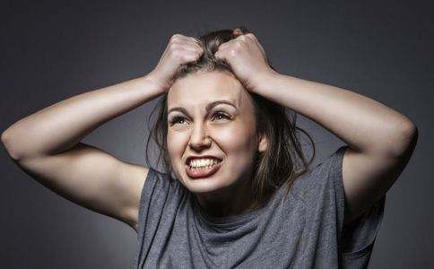 女人容易脾气暴躁是什么原因呢？脾气暴躁会有哪些健康隐患？