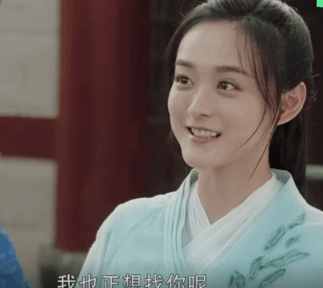 何泓姗个人资料家庭背景被扒超有钱?何泓姗结婚了吗老公是谁?
