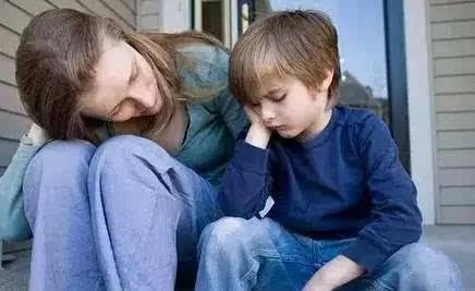 孩子性格内向胆小是什么原因该怎么办?父母应该怎样教育才能改善