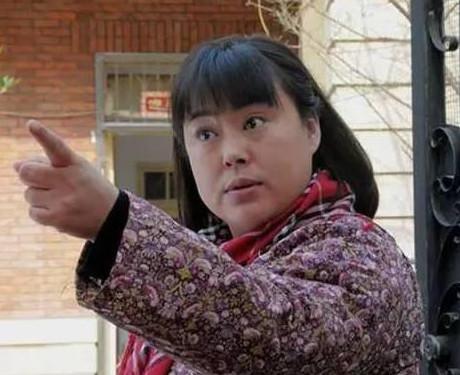 李菁菁现在的生活状态家产多少？李菁菁当初为什么被封杀?