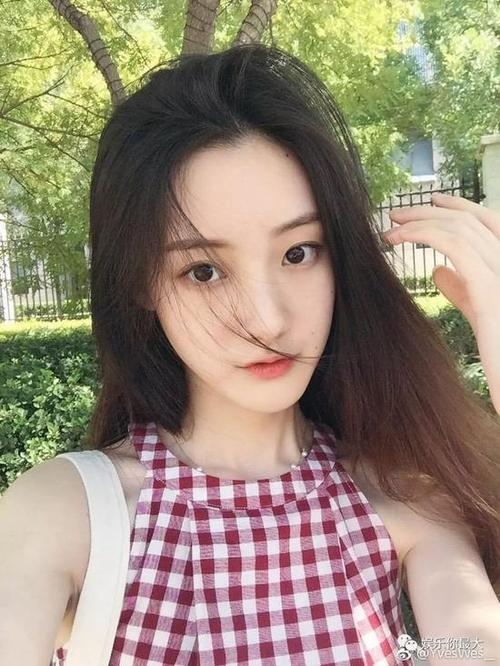 扒一扒李现的感情经历，李现历任女友大揭秘现任是上戏张雨薇吗？