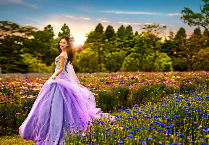 唯美婚纱照图片大全 国内适合花海婚纱照摄影基地都有