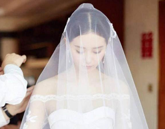 刘诗诗婚纱礼服品牌是什么？刘诗诗结婚穿的婚纱价格多少