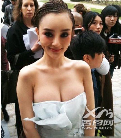 李小璐的胸部有多大罩杯多少 李小璐为什么嫁给贾乃亮