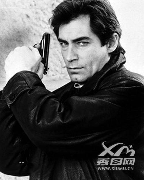 007电影一共有多少部 最新詹姆斯邦德扮演者是洛基？