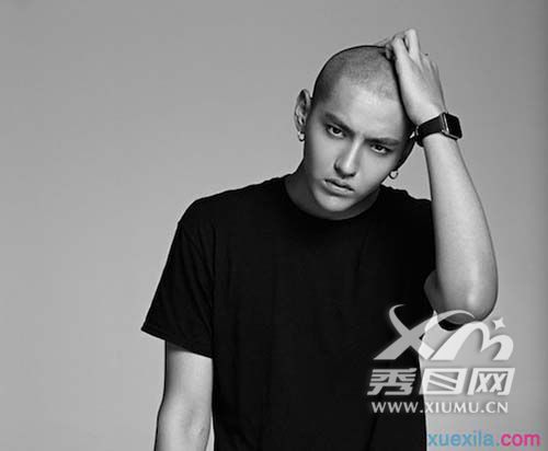 吴亦凡为什么剃光头了 吴亦凡秒删微博张艺兴 吴亦凡为什么剃寸头
