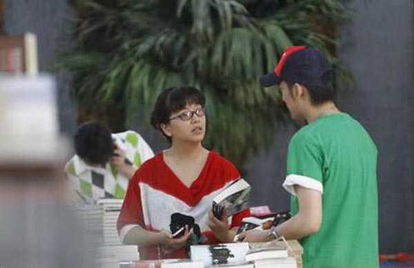 张博比江珊小几岁 女方坦言家庭至上事业只是锦上添花 张博和江珊结婚没有