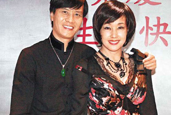 刘晓庆阿峰离婚原因 众人感动的婚姻怎么散场了