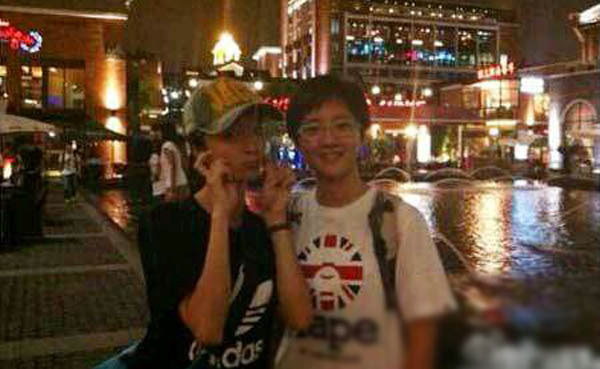胡冰卿双胞胎胡玉洁是真的吗 两人长得一点都不像 胡冰卿双胞胎胡玉洁合照