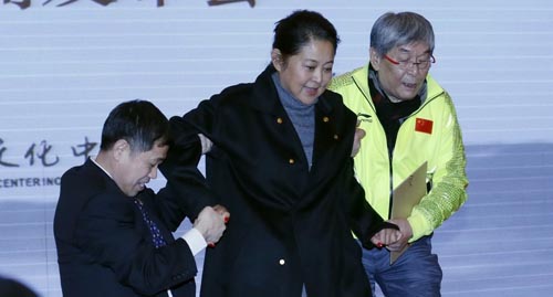 倪萍的腿咋了啥毛病 解读倪萍为什么老的这么快 倪萍腿脚怎么啦