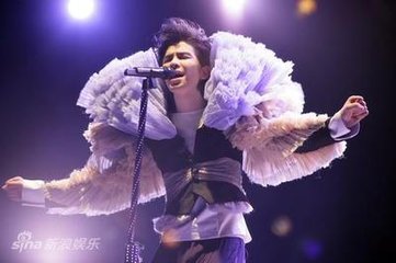 萧敬腾为什么叫雨神?萧敬腾好听的歌 萧敬腾女友是谁?