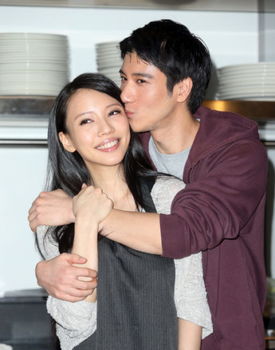 王力宏妻子李靓蕾家庭背景个人资料结婚照,王力宏妻女照片曝光