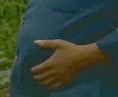 男子怀孕30年产下女婴被当怪物,千年木乃伊出土后产下活婴视频