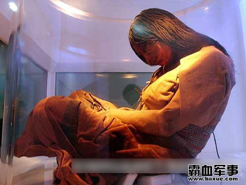 男子怀孕30年产下女婴被当怪物,千年木乃伊出土后产下活婴视频